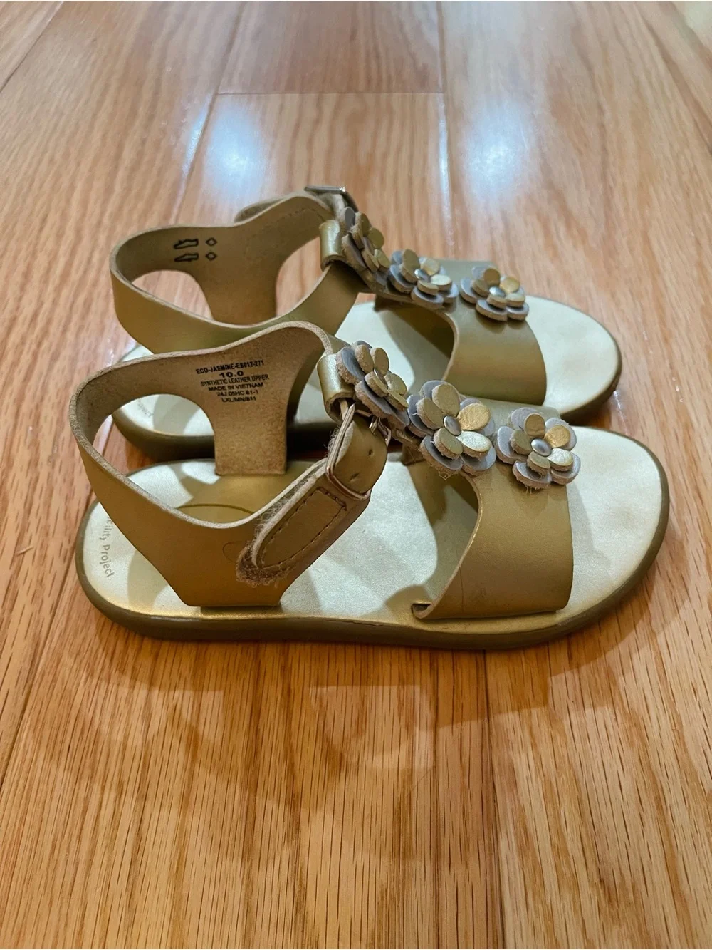 FootMates Metallic Gold Floral Strap Toddler Sandals